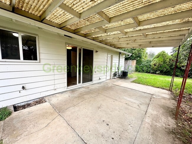 Photo - Beautiful Milwaukie 3 Bedroom