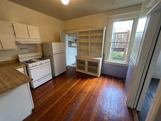 Photo - 2728-2730-2730 Sutter St Unidad 2728