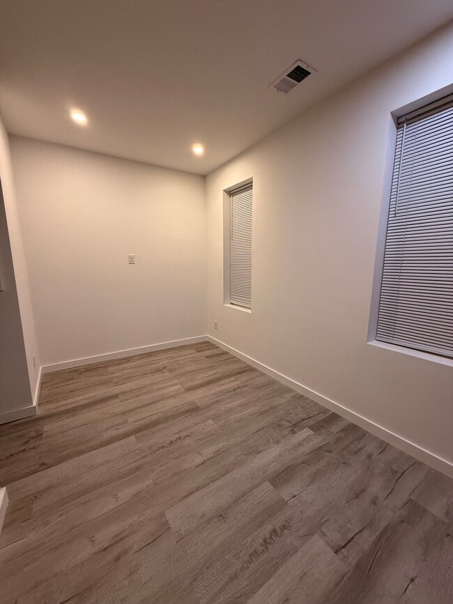 Photo - 3340 Potter St Unit 2