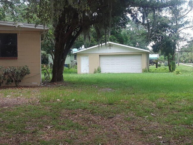 Detached Garage - 2520 Ribault Scenic Dr Unit Ribault