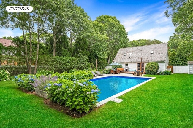 Photo - 97 Wainscott NW Rd