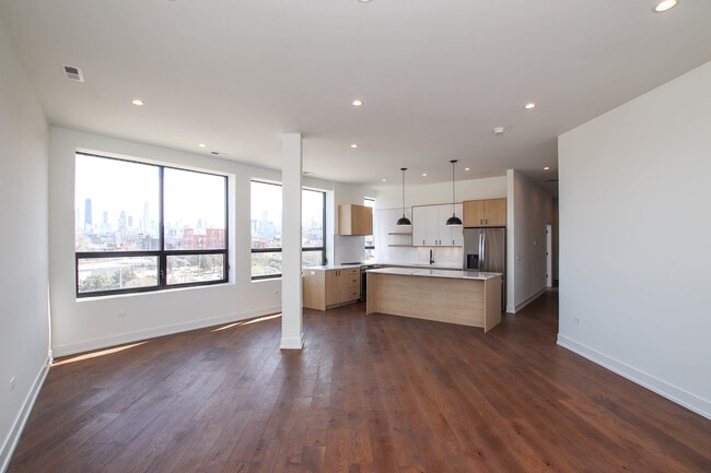 Photo - 1001 N Milwaukee Ave Condo Unit 404