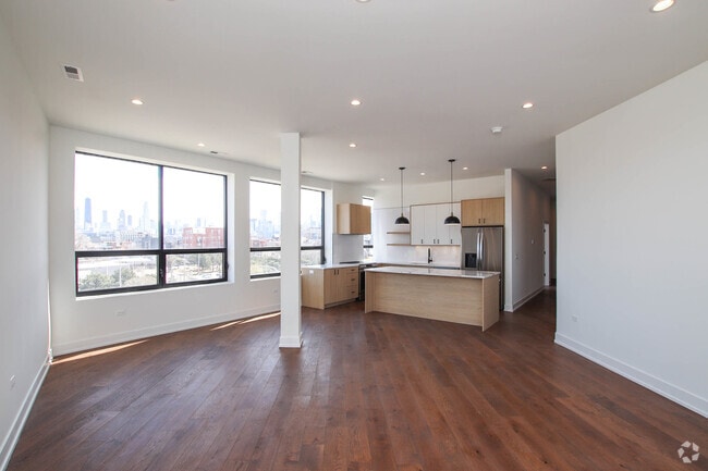 Building Photo - 1001 N Milwaukee Ave Unit 404 Rental
