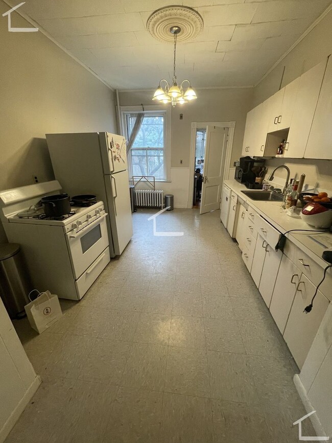 Photo - NIce 4 bed in Brookline
