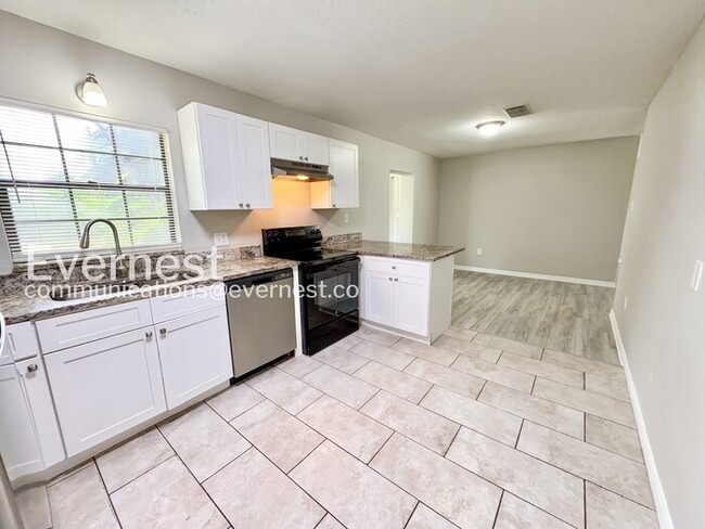 Photo - 3Bed / 2Bath Spacious Single Family Home with Modern Amenities / Available Soon!