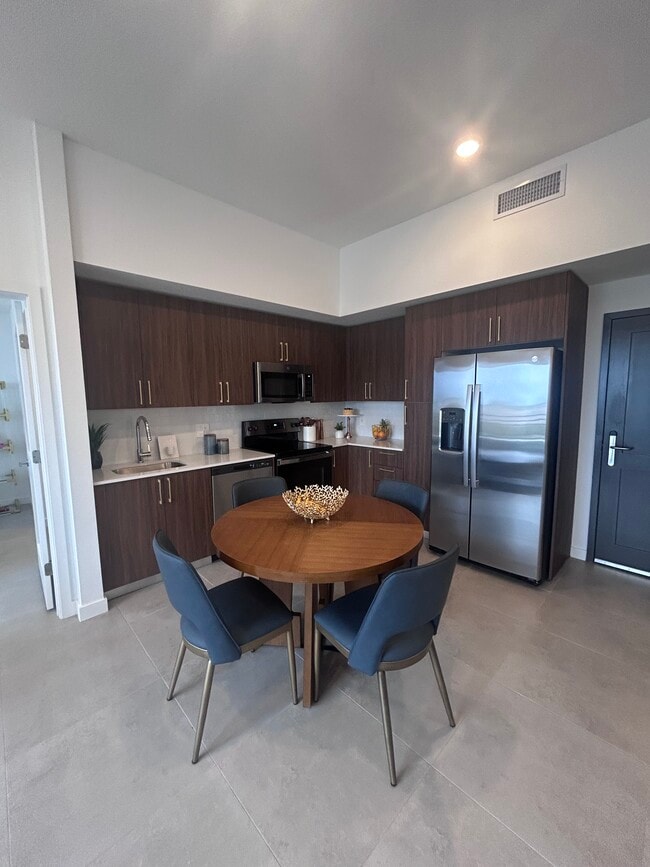 Building Photo - 416 N 20th Ave Unit B4 Rental