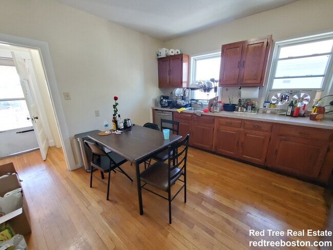 Photo - 270 Harvard St Unit 2