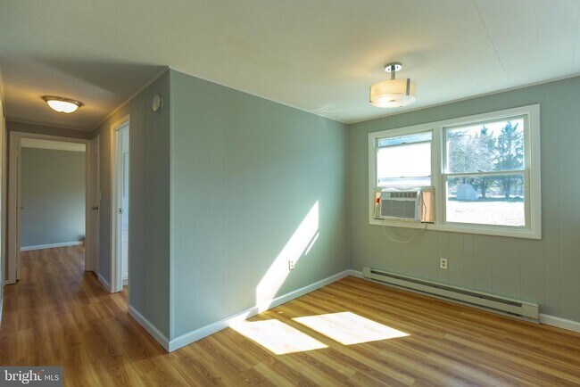 Photo - 148 Marie Dr