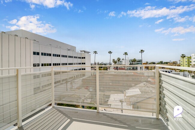 Photo - 1530 Cassil Pl Unit 526