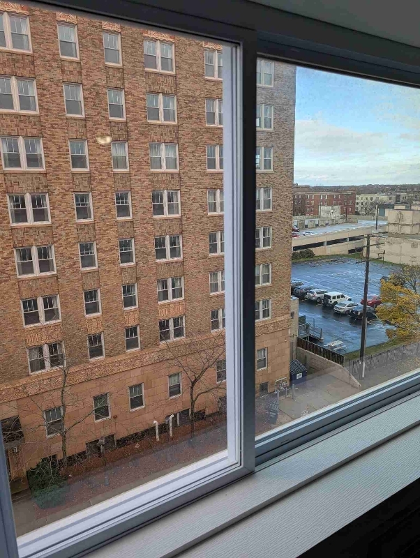 Building Photo - 2224 W Wisconsin Ave Rental