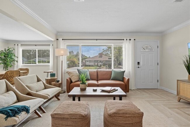 2641 Martin St