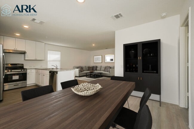 Photo - 11938 Fuzzy Path