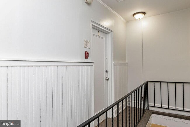 Building Photo - 2509 Cliffbourne Pl NW Unit 5 Rental