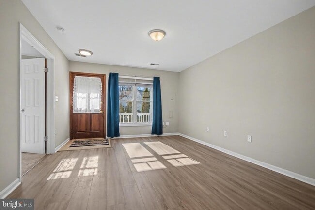 Building Photo - 934 Riversedge Cir