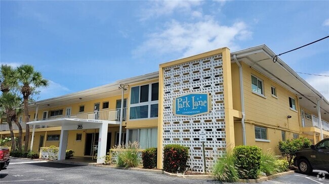 Building Photo - 2155 Wood St Unit B17 Rental