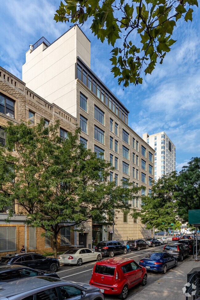 Photo - 60 W 111th St