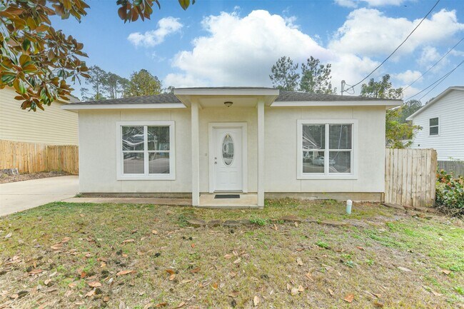 Photo - 16913 W Juneau St