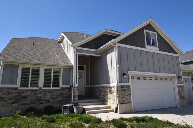 Photo - Spacious and Bright 5 Bed 3.5 Bath in Riverton!!