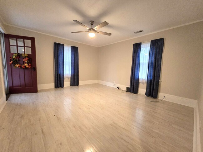 Photo - 903 Raleigh St