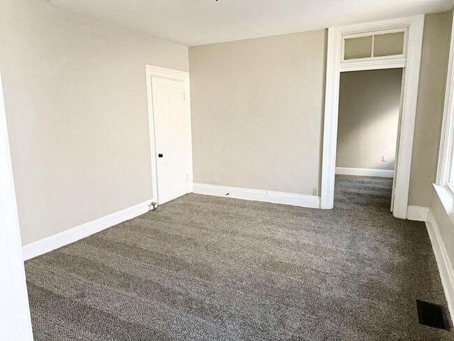 Photo - Banklick Duplex Unit 2nd Floor Premium
