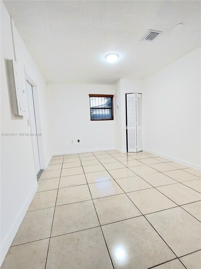 3941 E 9th Ln Unit 0