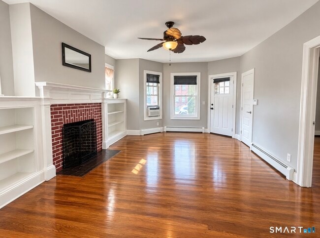 16 Case St