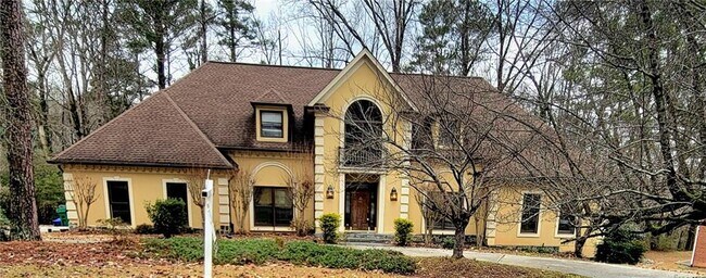 Photo - 2811 Hawthorne Dr NE