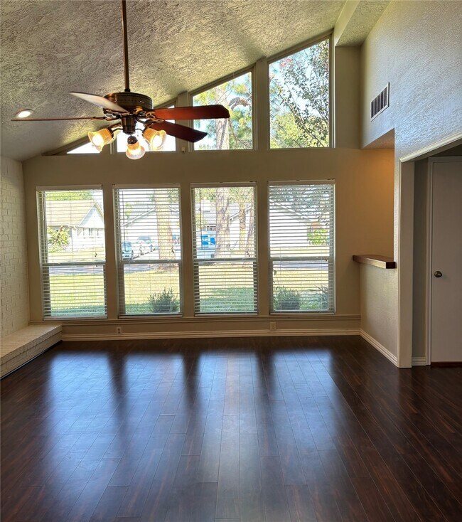 Photo - 4922 Rainwater Dr