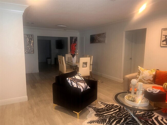 Photo - 1741 NE 39th St