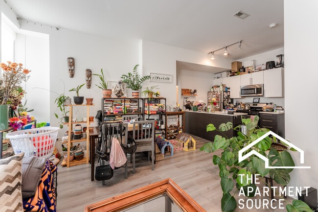 Photo - 2020 S Throop St Unidad 2E