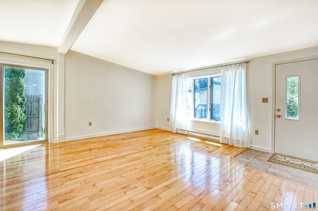 Photo - 25 Oakview Cir