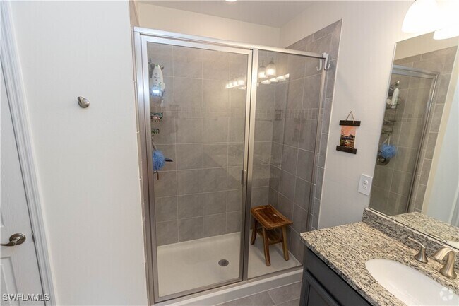 Building Photo - 2964 Royal Gardens Ave Rental