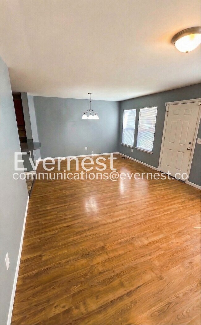 Photo - 2167 Edmund Ave