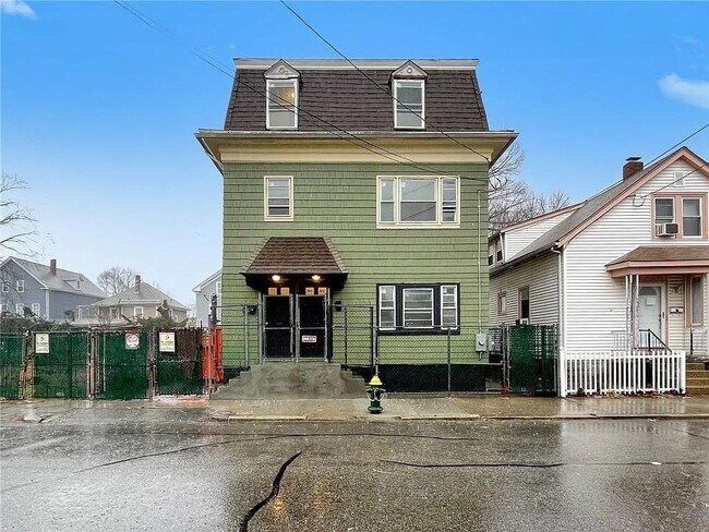 Photo - 165 Ford St Unit 1