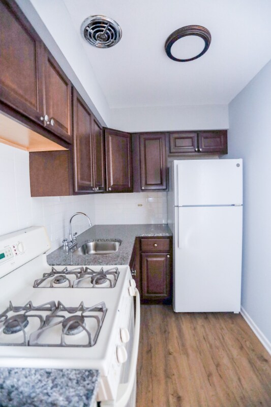 Building Photo - 2828 N Cambridge Ave