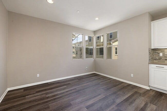 Photo - Modern Home in the Heart of Costa Mesa, 2 Bedroom, 2 Bath with all appliances and Garage