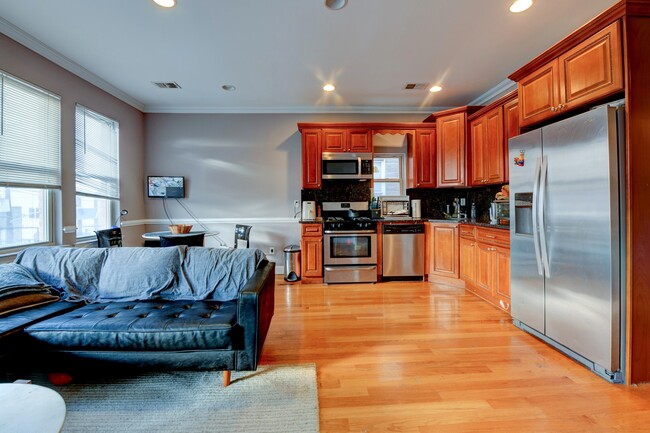 Photo - 572 LIBERTY Ave