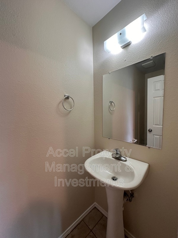 Photo - 819 Briarwood Dr
