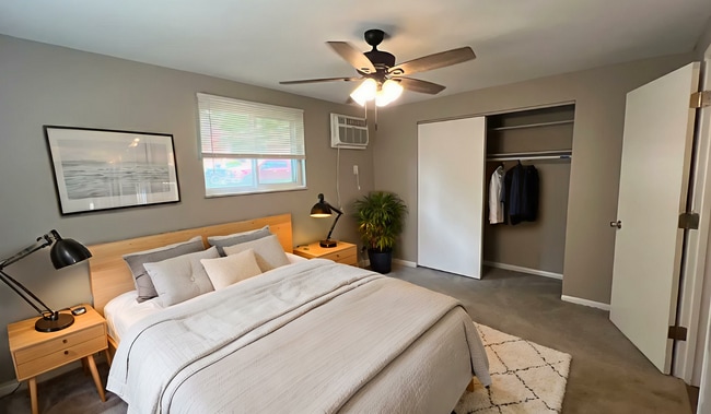 Moorman-1BD-1BA-600sqft - Bedroom - Scandinavian - 1.png - MOORMAN PLACE APARTMENTS