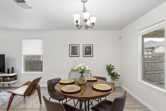 Photo - 903 Spello Cir