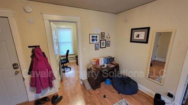 Photo - 617 E 8th St