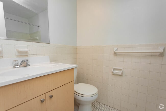 3BR, 2BA - 1,120 SF