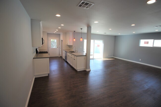 Photo - 6137 Canby Ave