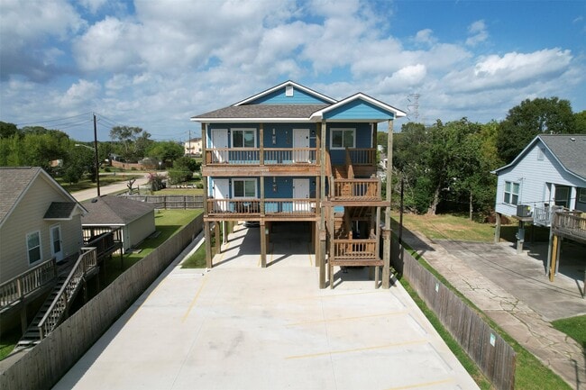 Building Photo - 175 W 6th St Unit A