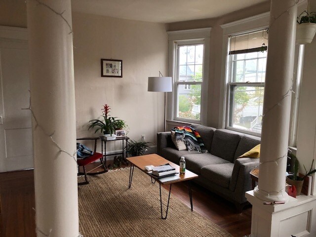 Den/ office - 8 Cottage St Unit Apt 2