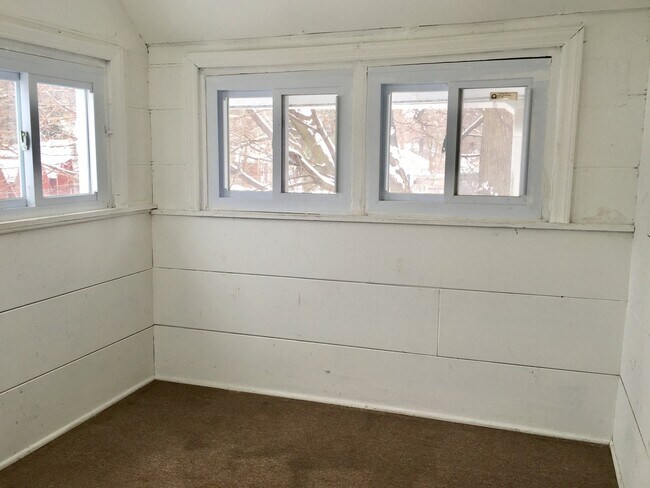 Photo - 703 Spencer St NE Unidad Apt 2