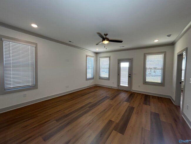 Photo - 209 Emma Harris Cir