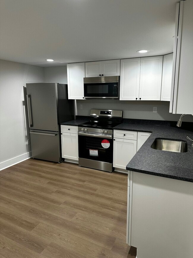 Building Photo - 2110 E Raccoon Valley Dr Unit 4 Rental