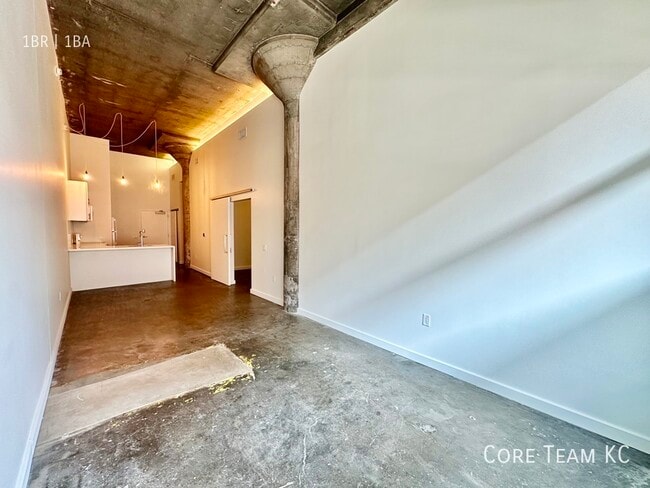 Building Photo - 1719 Walnut St Unit 210 Rental
