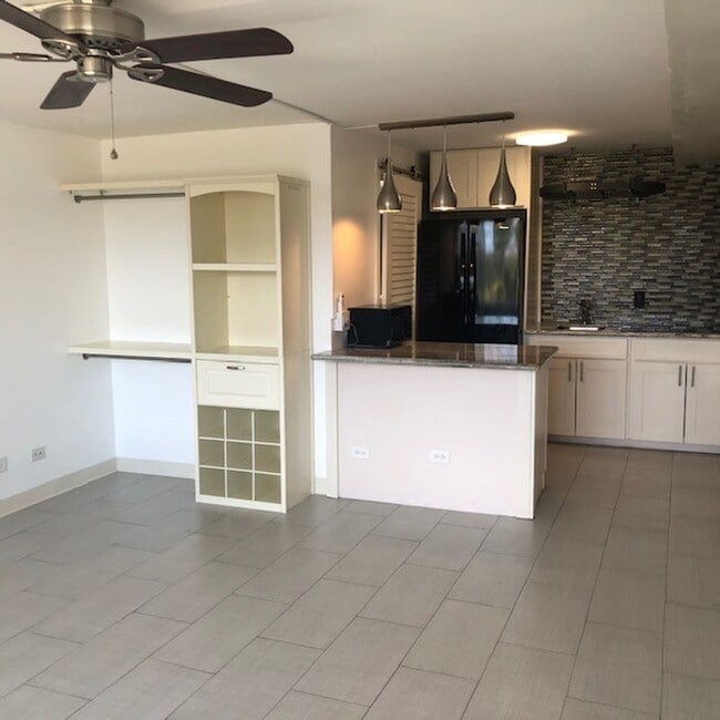 Building Photo - Upgraded Studio Unit 810 Rental